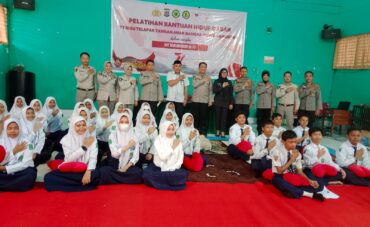 Pelatihan Bantuan Hidup Dasar Pada siswa MTsN 1 Kendari.